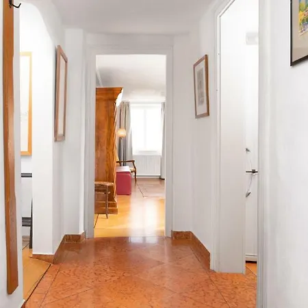 Golden Roof By Penz Apartmán *