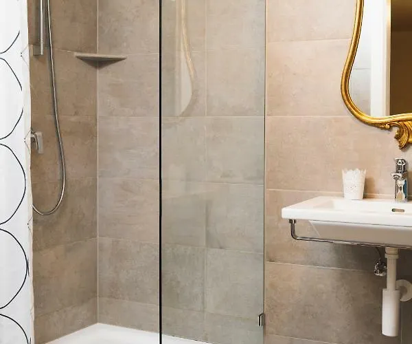 Golden Roof By Penz Διαμέρισμα *